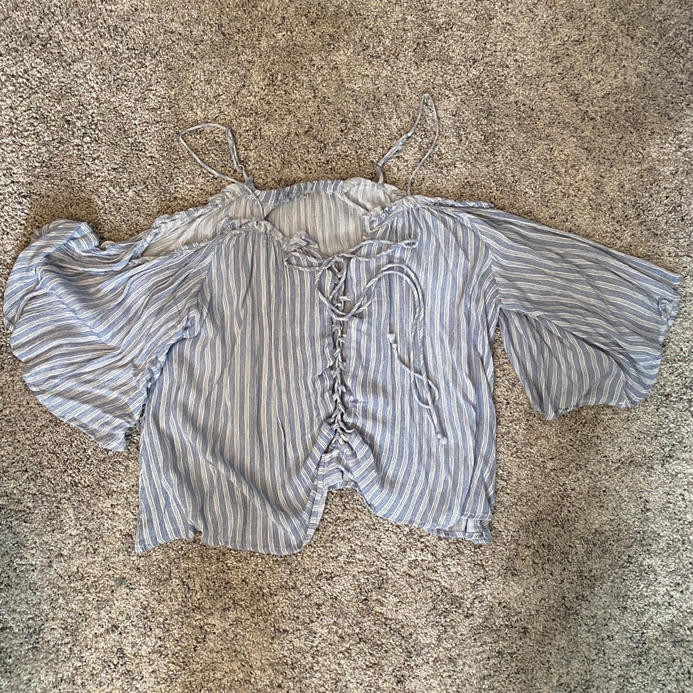 Gimmicks Crop-Tie top